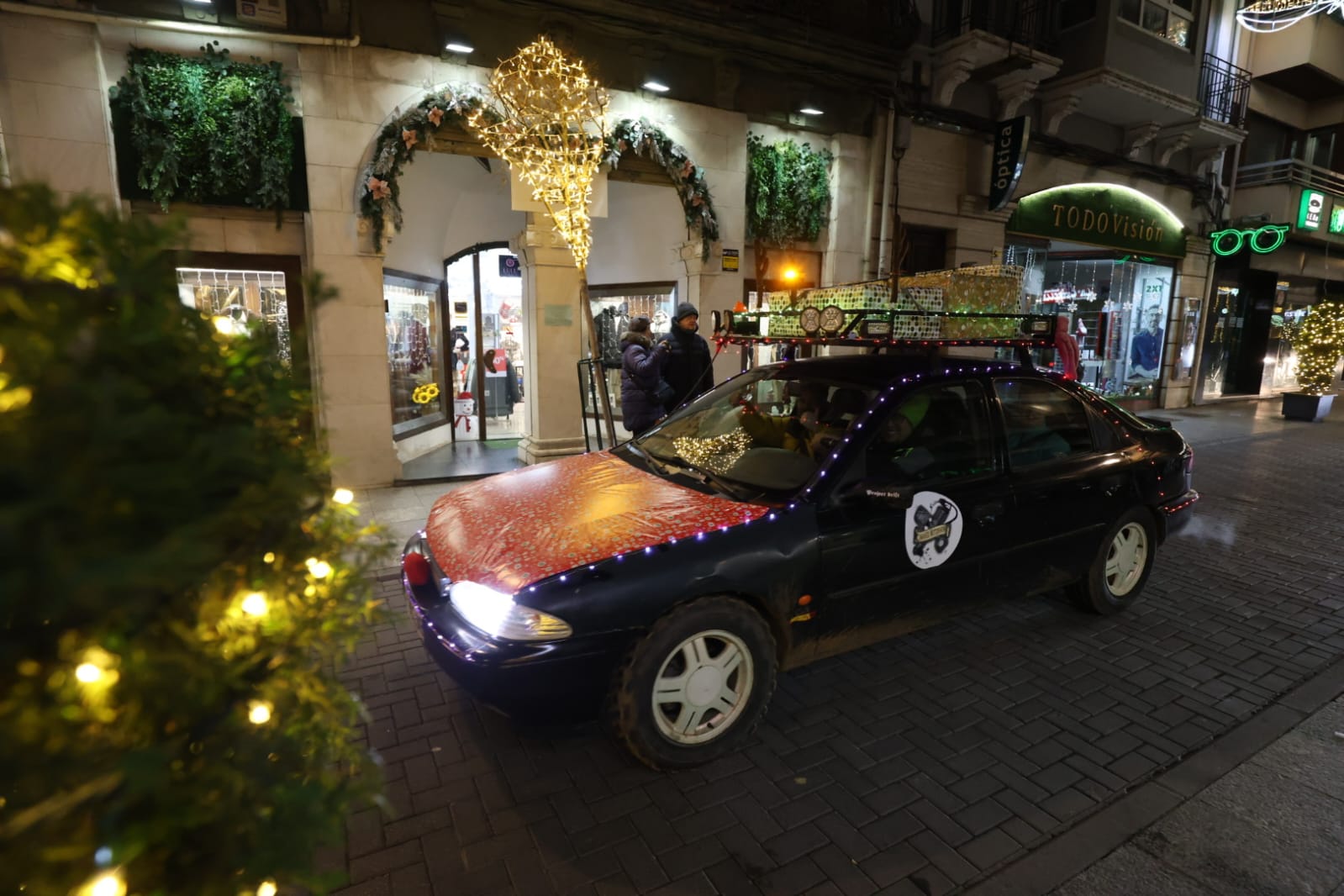 Concentración de coches tuneados de Navidad en La Bañeza (2)