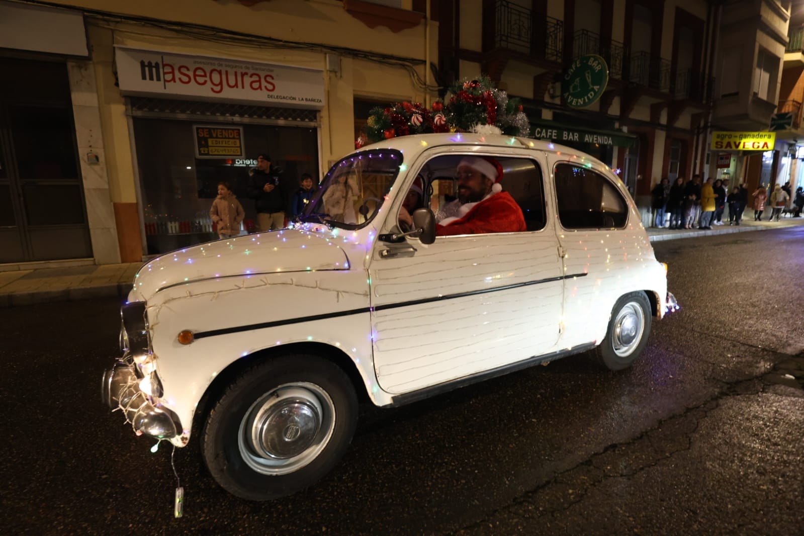 Concentración de coches tuneados de Navidad en La Bañeza (8)