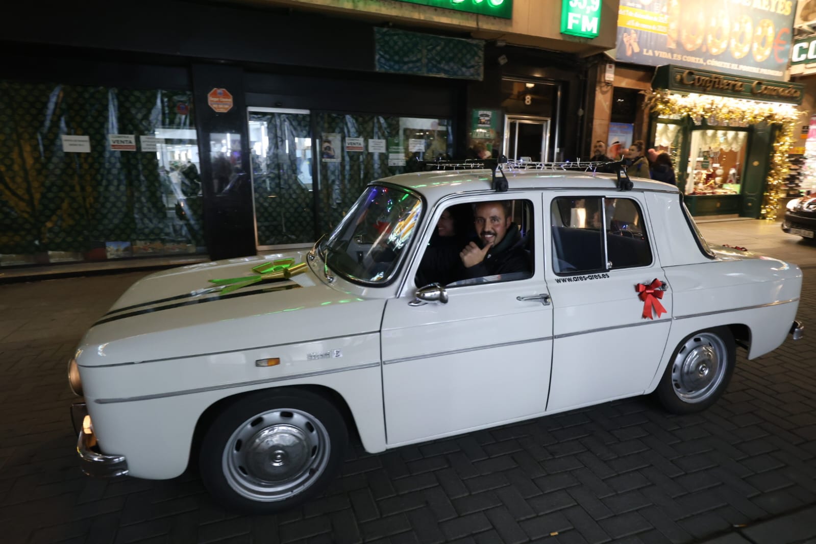 Concentración de coches tuneados de Navidad en La Bañeza (6)