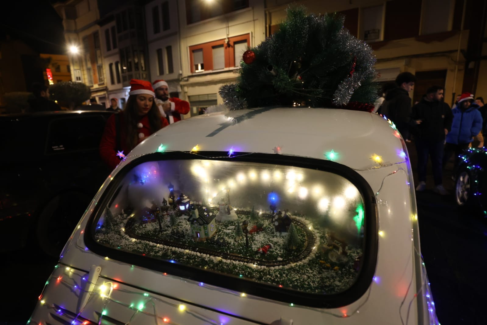 Concentración de coches tuneados de Navidad en La Bañeza (10)
