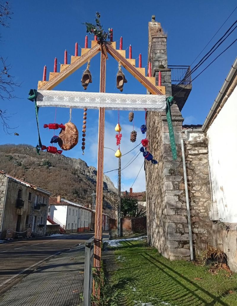 El ramo leonés que luce la localidad de Beberino.