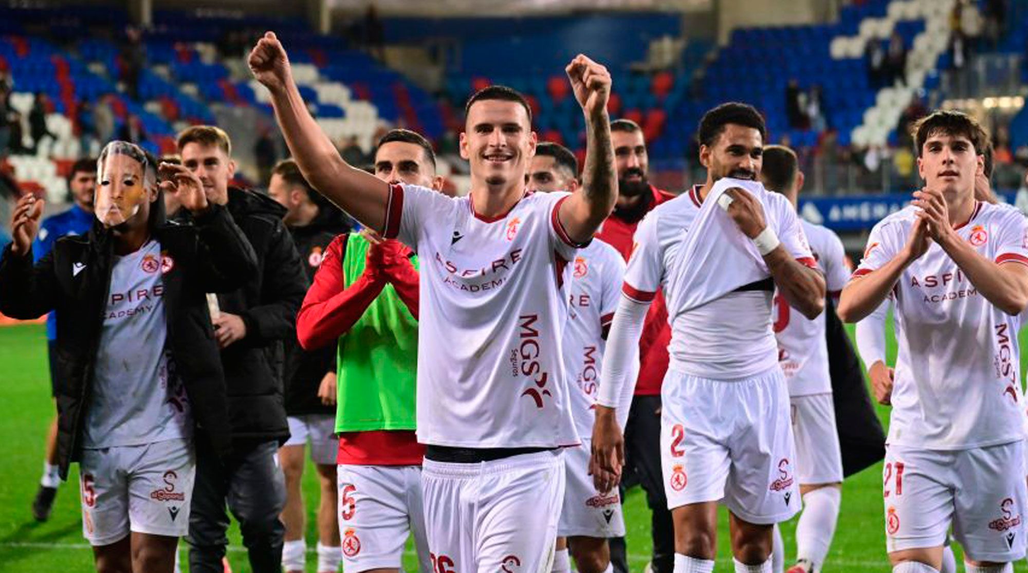 Barzic festeja el triunfo de la Cultural en Éibar. | LALIGA