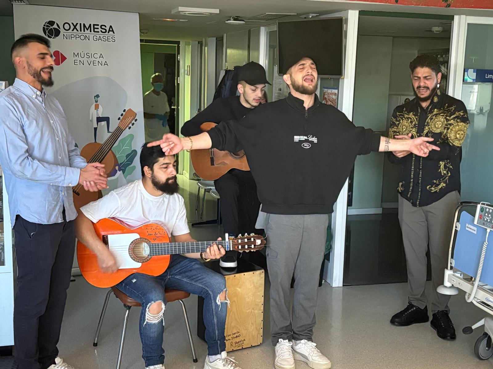 Actuación de flamenco en el Hospital de León, a cargo de 'Los taberneros'. | L.N.C.