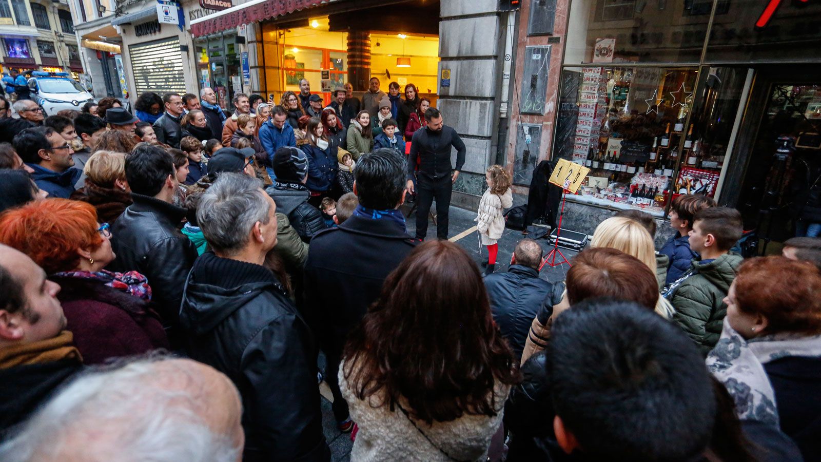 Imagen de archivo de uno de los espectáculos de calle celebrados en el marco del Festival Internacional ‘León vive la magia’. | CAMPILLO (ICAL)