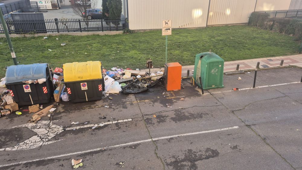 CONTENEDORES ARDEN TROBAJO CONTENEDORES ARDEN TROBAJO