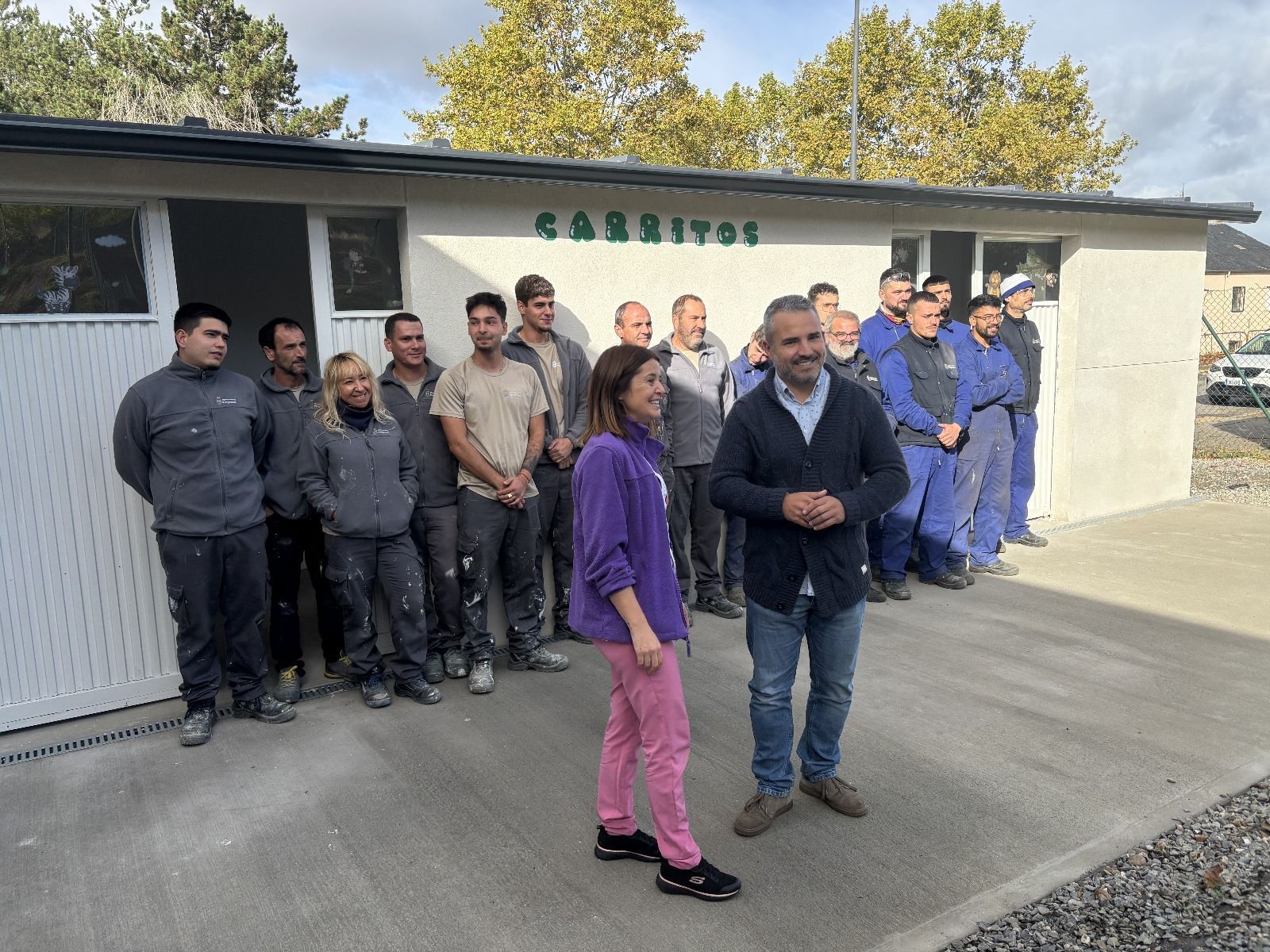 Esta caseta para carritos en la Escuela Infantil Camino de Santiago fue uno de los trabajos en 2025.  JAVIER FERNÁNDEZ