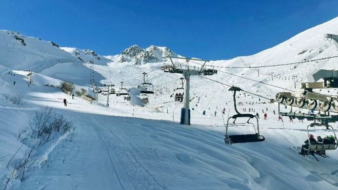 Las estaciones invernales ofrecen un total de 21 pistas abiertas. | L.N.C.