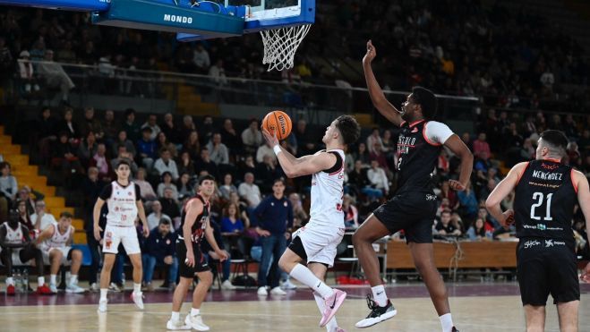 La Cultural de baloncesto abre el año ante uno de los equipos más en forma. SAÚL ARÉN