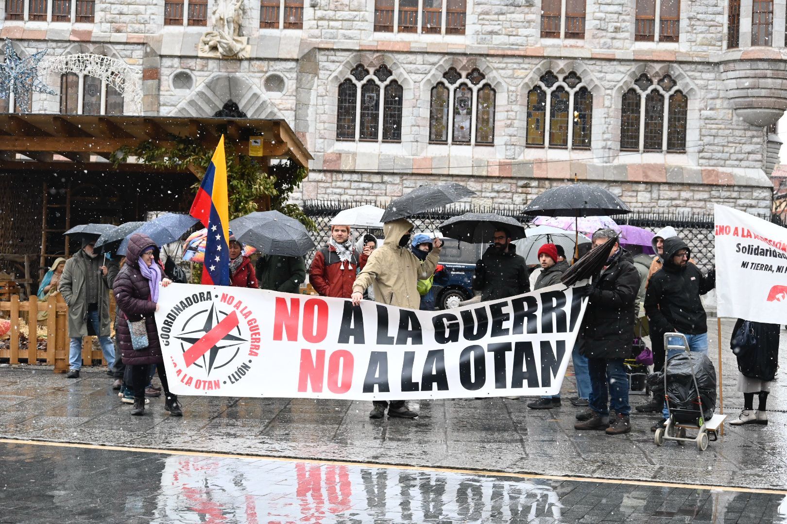 Concentración de este domingo frente a Botines. | SAÚL ARÉN