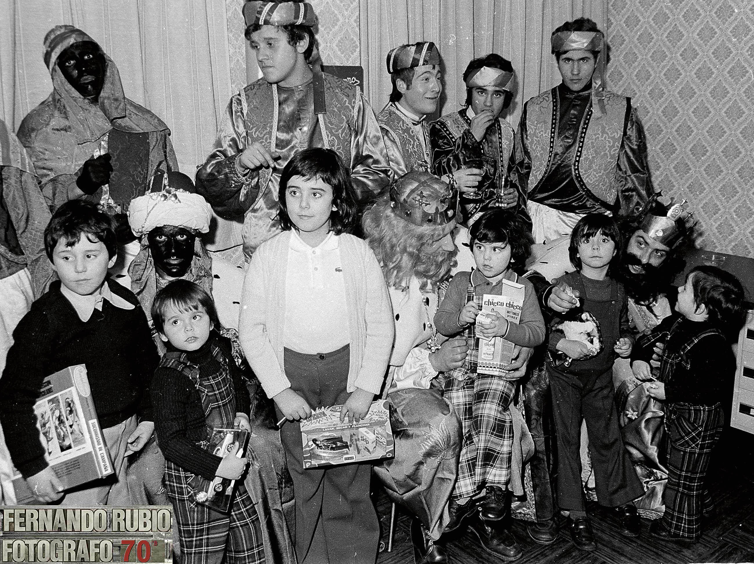 Tan solo algunas sociedades privadas celebraron esta noche... y numerosos pueblos Tan solo algunas sociedades privadas celebraron esta noche... y numerosos pueblos