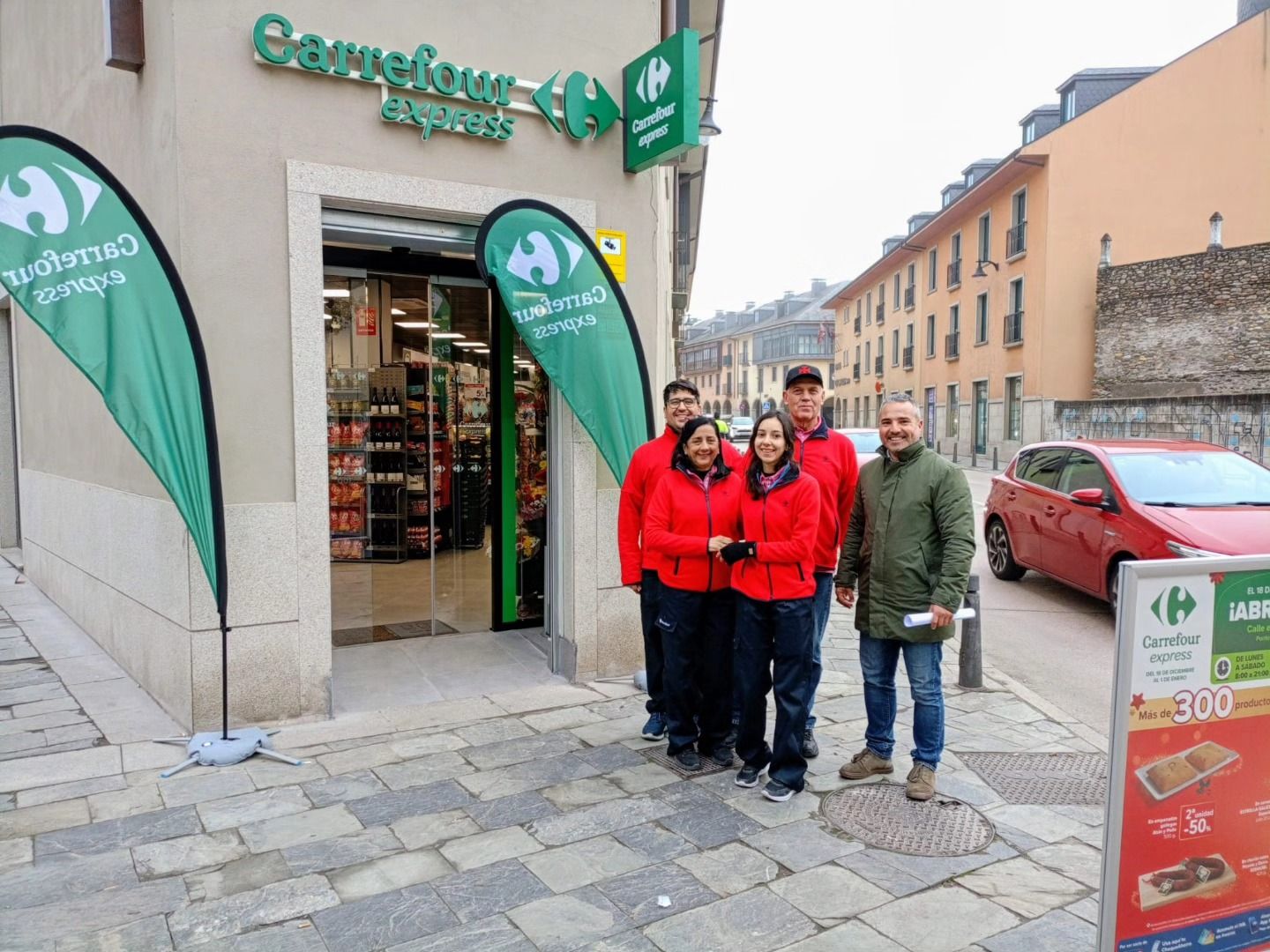 Nuevo supermercado en el casco antiguo de la ciudad. 