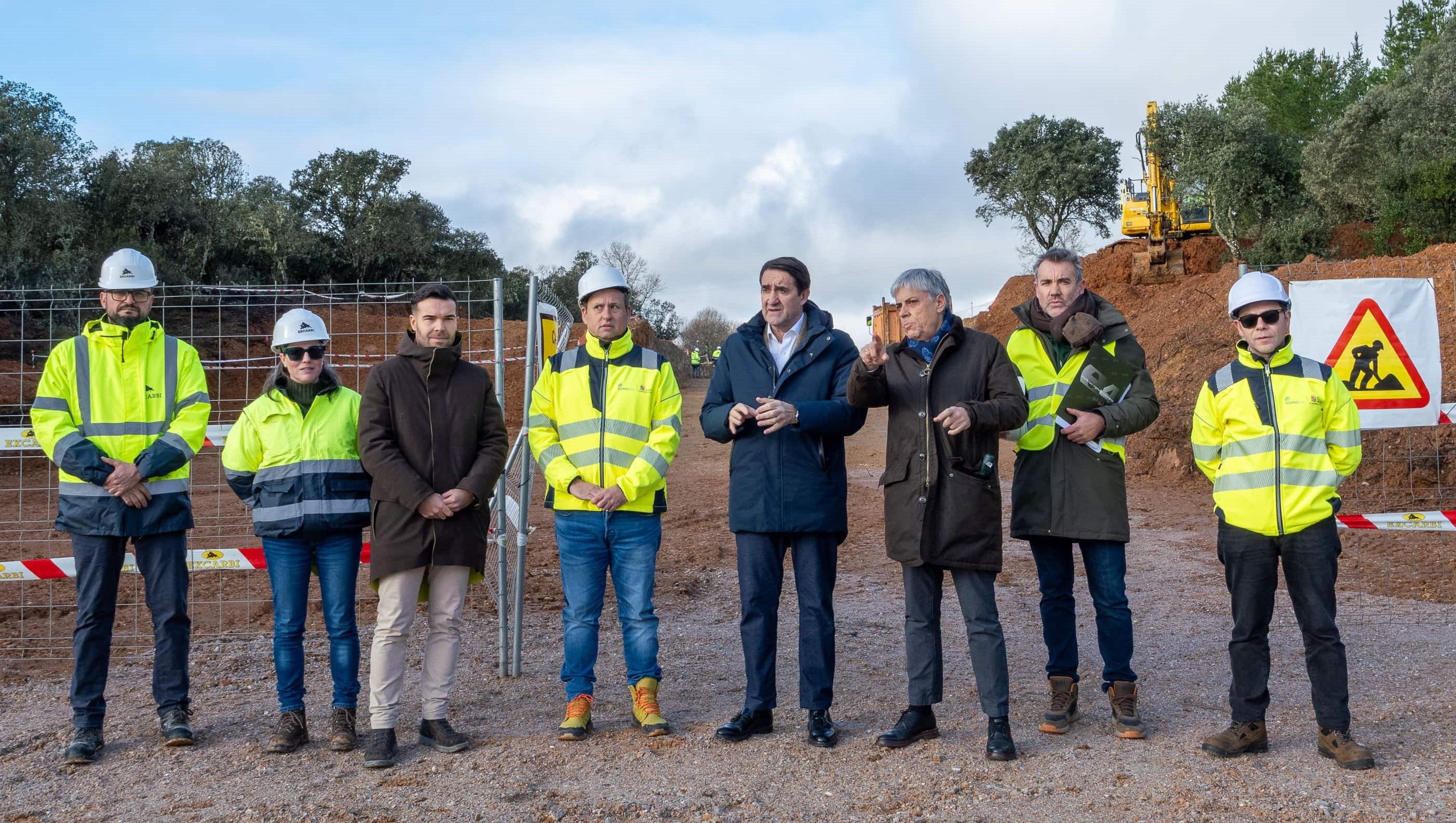 Visita del consejero a las obras del Bayo.