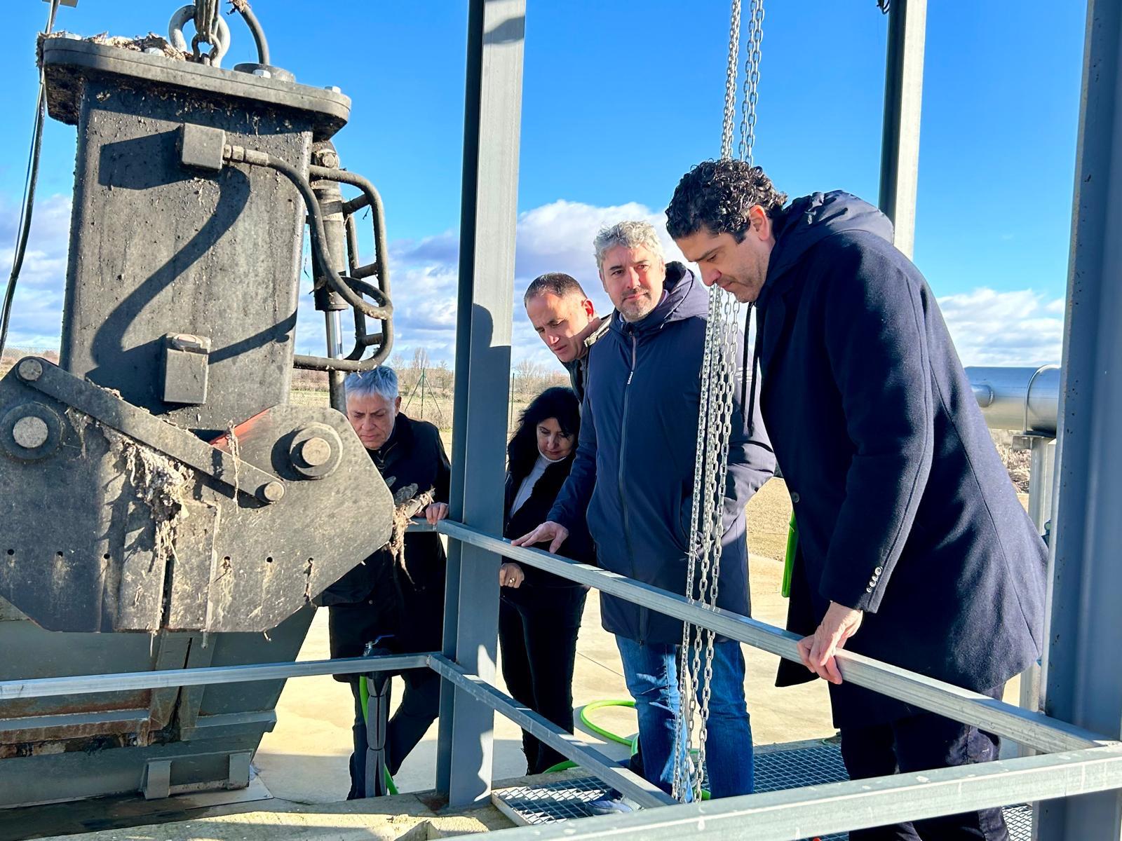 Un instante de la visita a Cimanes