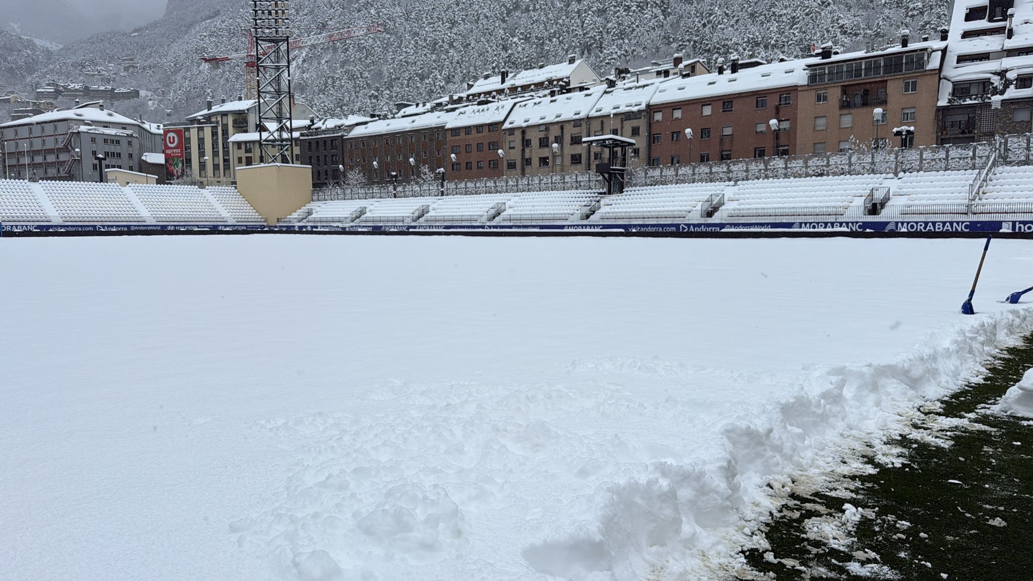 Estado del terreno de juego a las 11 de la mañana de este sábado. | L.N.C.