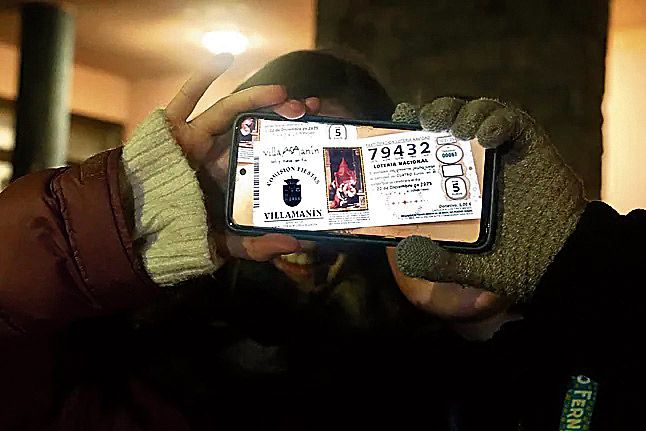 La alegría del ‘Gordo’  dio paso a un conflicto complejo y delicado. | CAMPILLO (ICAL)