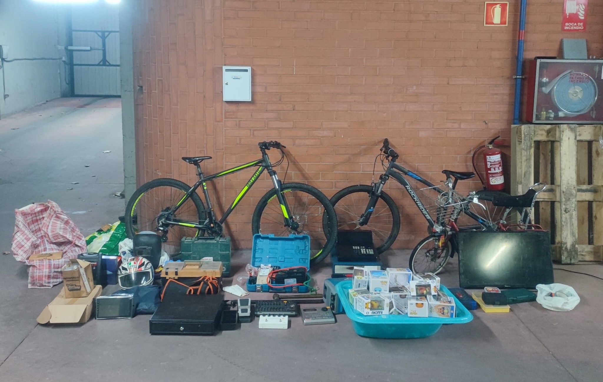 La Policía Local localizó al detenido, un vecino del municipio de 32 años, en un trastero con el material hurtado. | L.N.C.