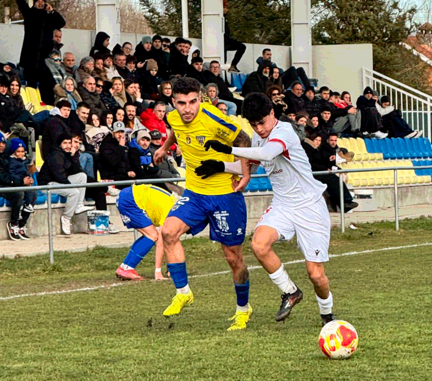 La Caldera acogió el derbi entre el Mansillés y el Júpiter que se acabaron llevando los locales. MANSILLÉS