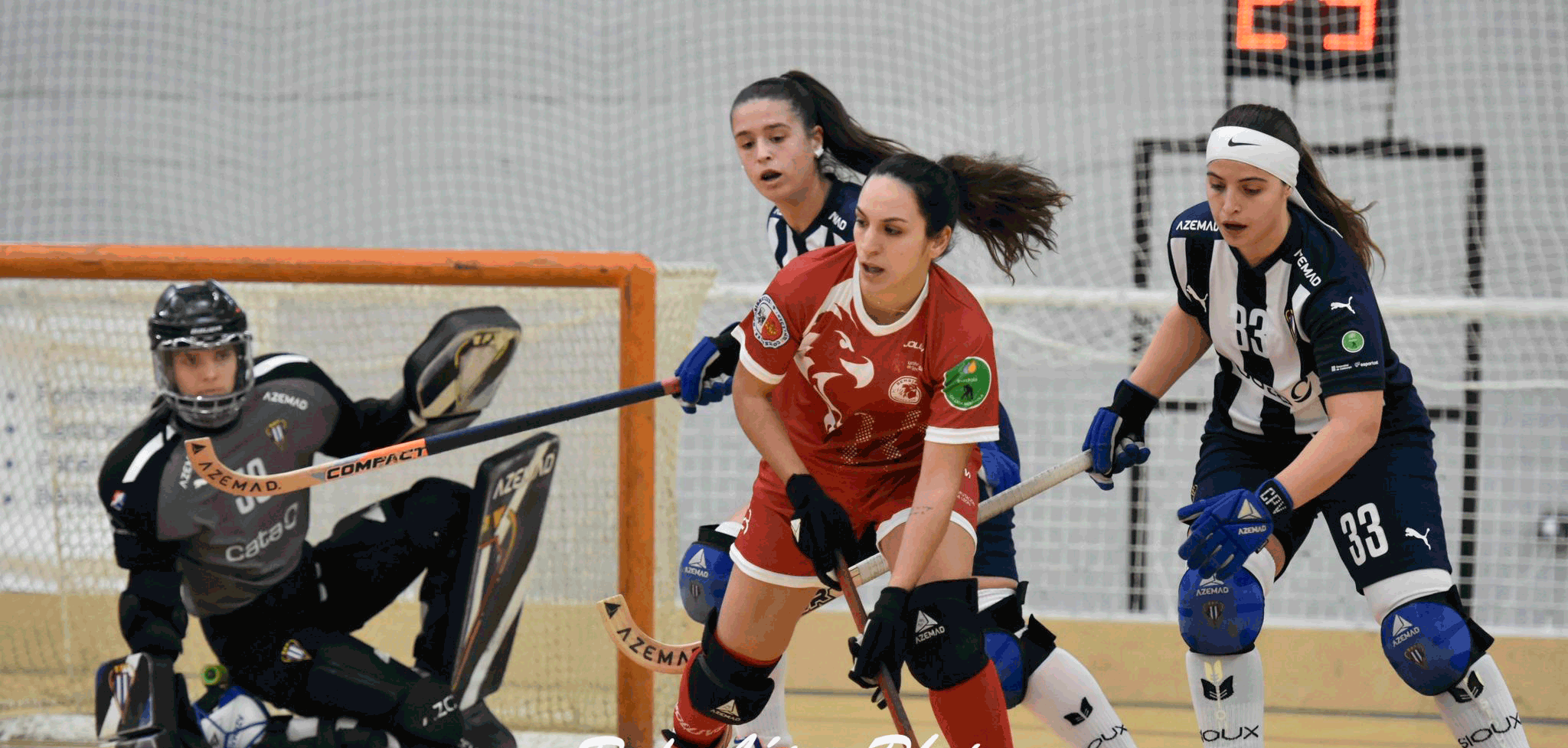 El Bembibre HC tuvo que remontar su partido hasta en dos ocasiones para terminar goleando al Voltregá. RODO LÓPEZ