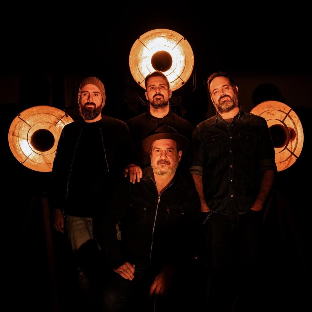 Eladio y Los Serres Queridos recalan este mes en León. | L.N.C.