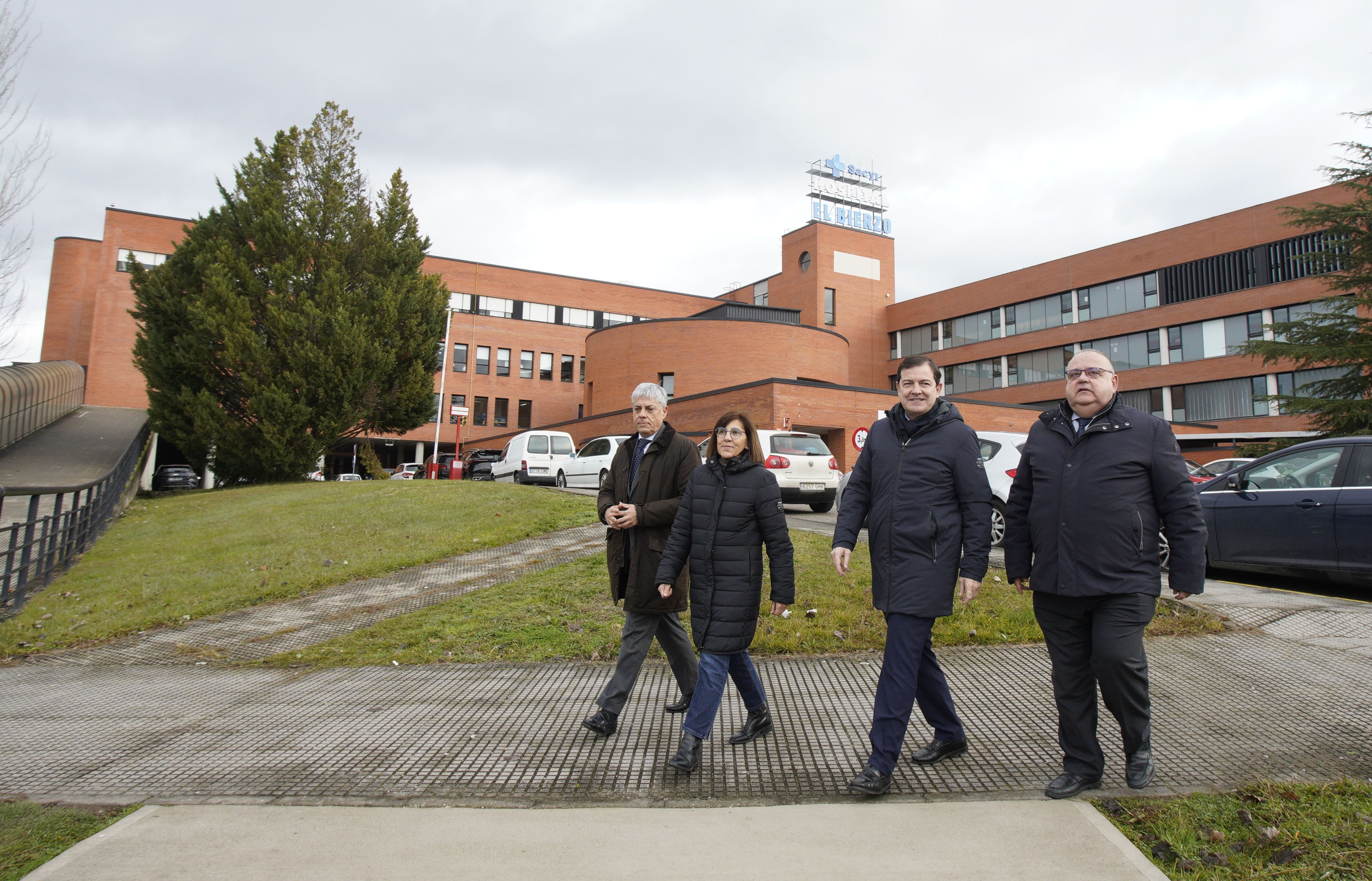 El presidente de la Junta de Castilla y León, Alfonso Fernández Mañueco, en el Hospital El Bierzo. | C.S. (ICAL)