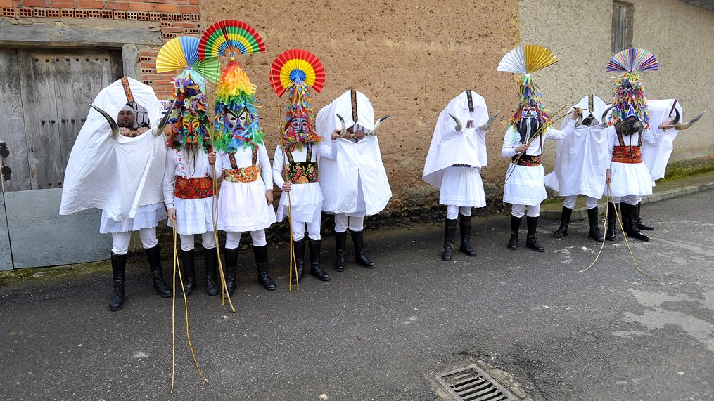 Toros y guirrios son los protagonistas de este tradicional y particular carnaval. | DANIEL MARTÍN