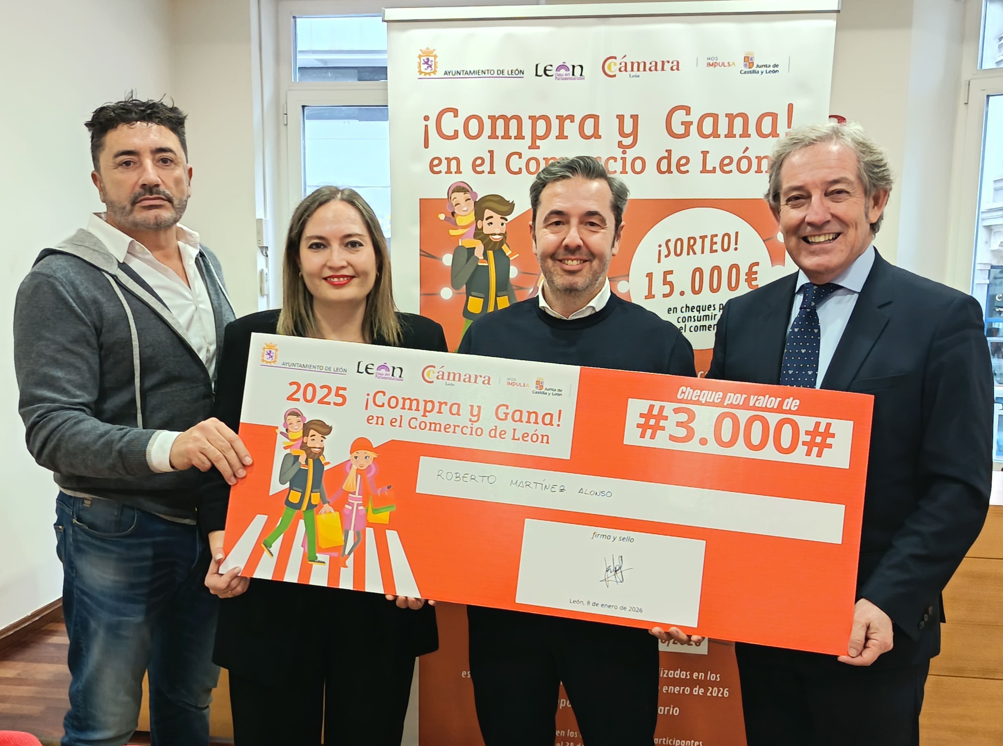 Entrega del Premio Compra y Gana