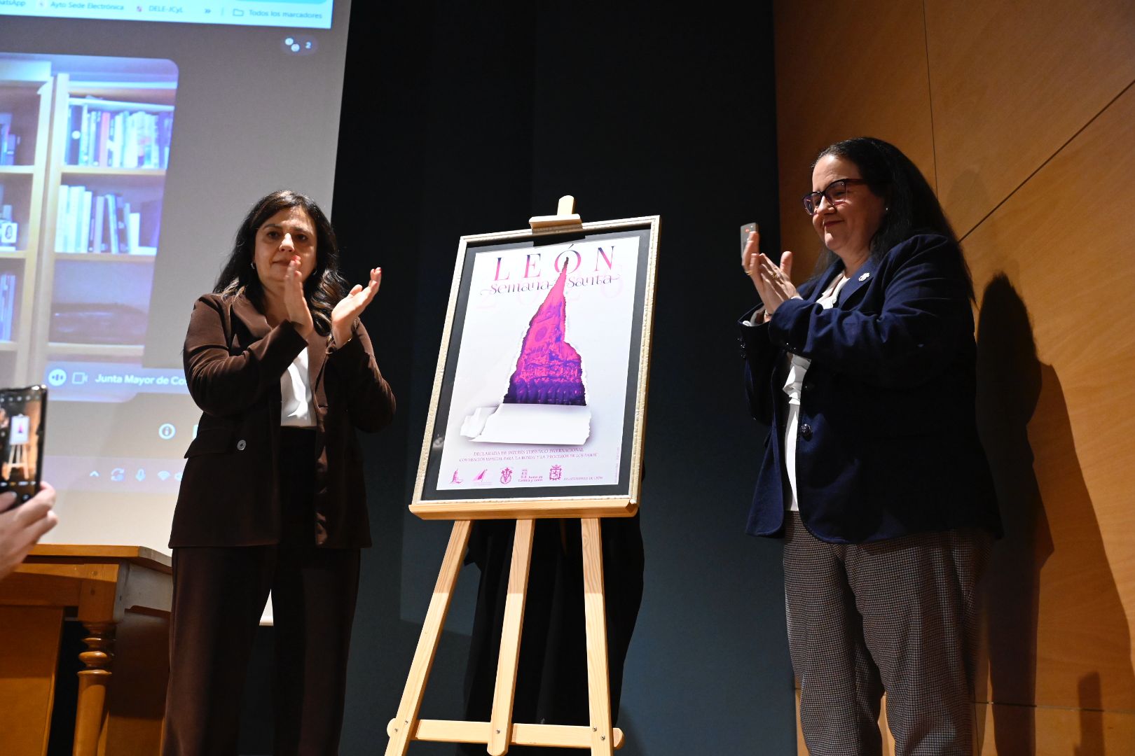 Cartel de la Semana Santa de León 2026. | SAÚL ARÉN Cartel de la Semana Santa de León 2026. | SAÚL ARÉN