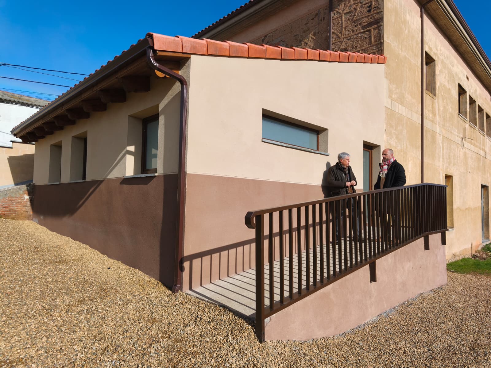 Eduardo Diego y Alfonso Cordero visitando la renovación del edificio. | L.N.C.
