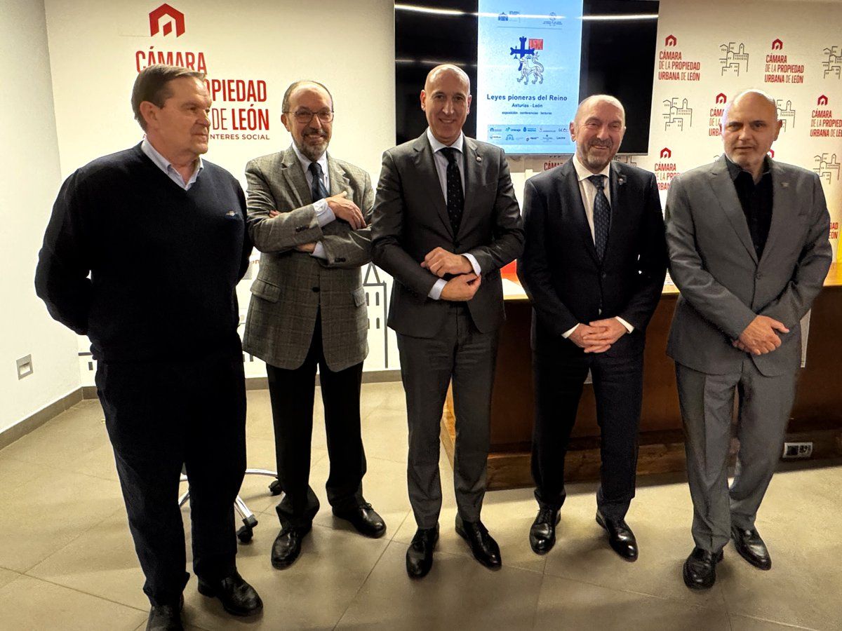 Ángel L. Suárez, José L. Chamosa, José A. Diez, Juan Cofiño y Vicente Carvajal. | AYUNTAMIENTO DE LEÓN