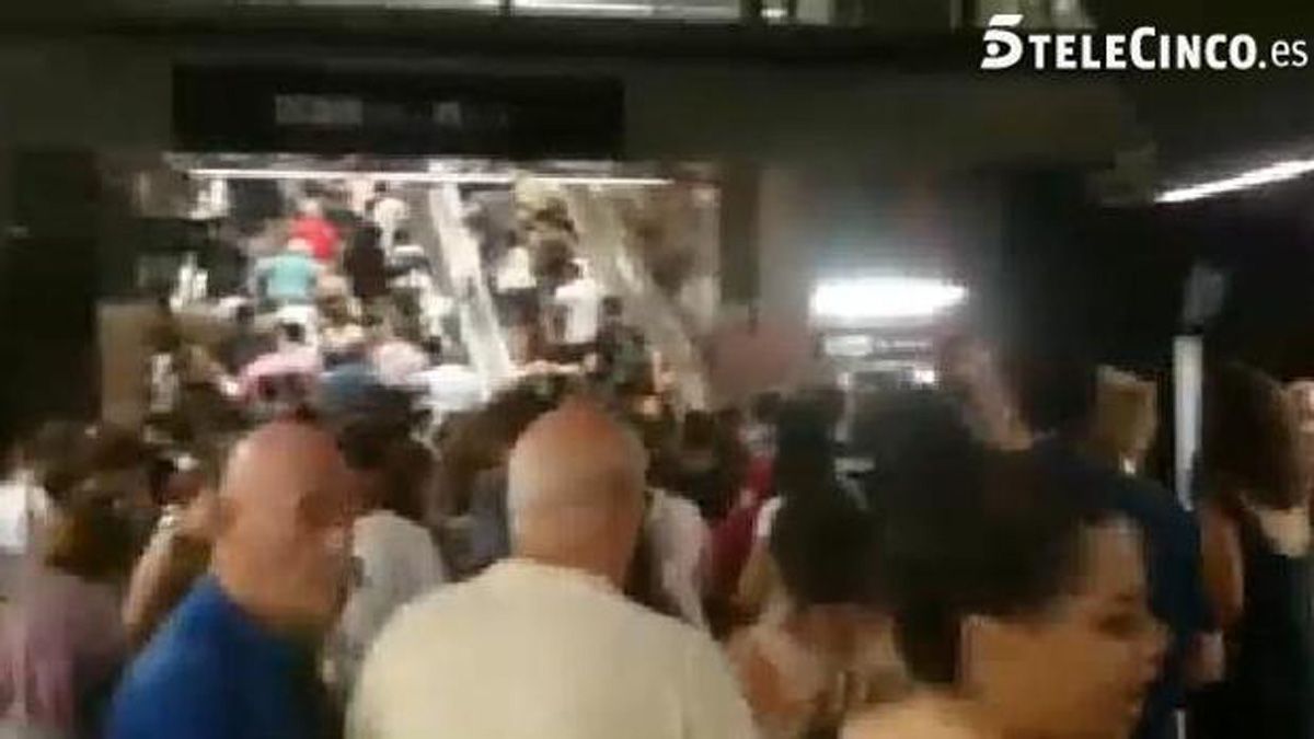 Una de las imágenes grabadas por un periodista de Telecinco 5 que presenció los hechos. | ABC.es