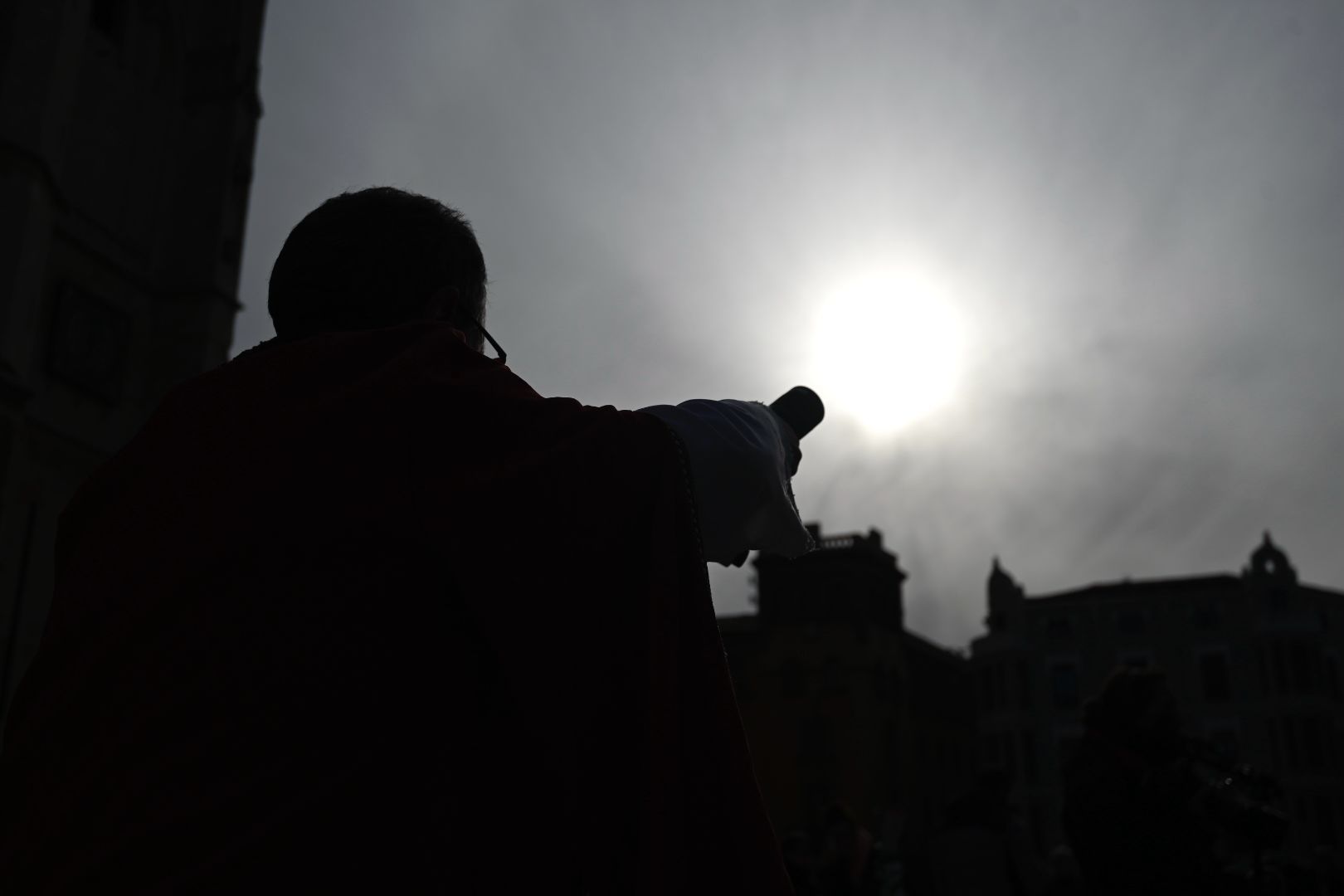 León se prepara para el eclipse solar del 12 de agosto con una observación didáctica | SAÚL ARÉN