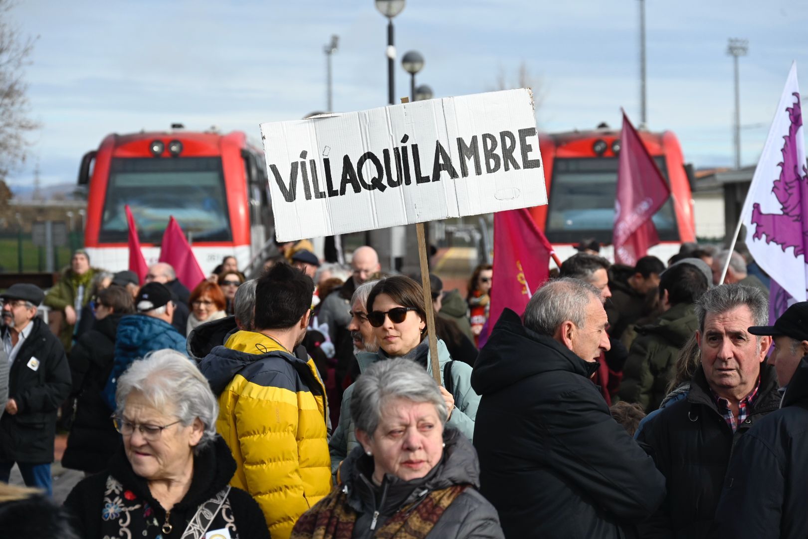 Cadena humana desde el Apeadero de la Asunción  | SAÚL ARÉN