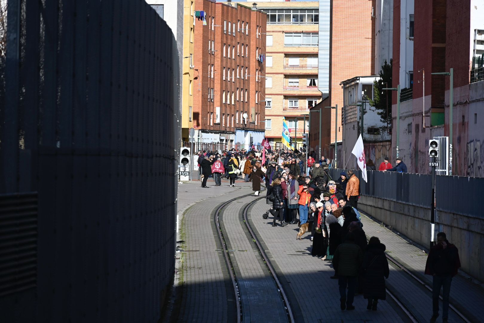 Cadena humana desde el Apeadero de la Asunción  | SAÚL ARÉN