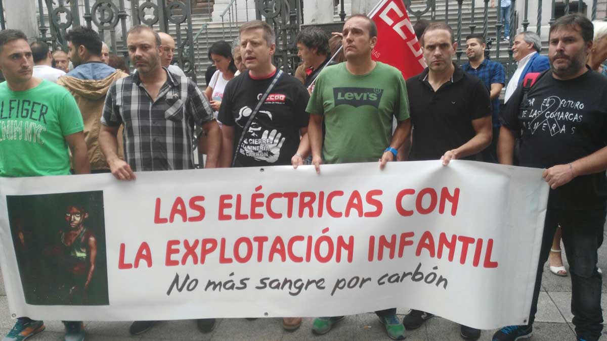 Los mineros se han manifestado este viernes en Oviedo. | MAR IGLESIAS