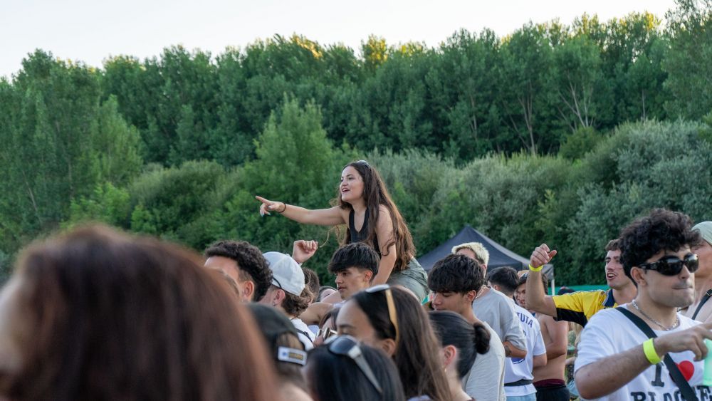 Festival Universõ en el recinto ferial de Cacabelos.