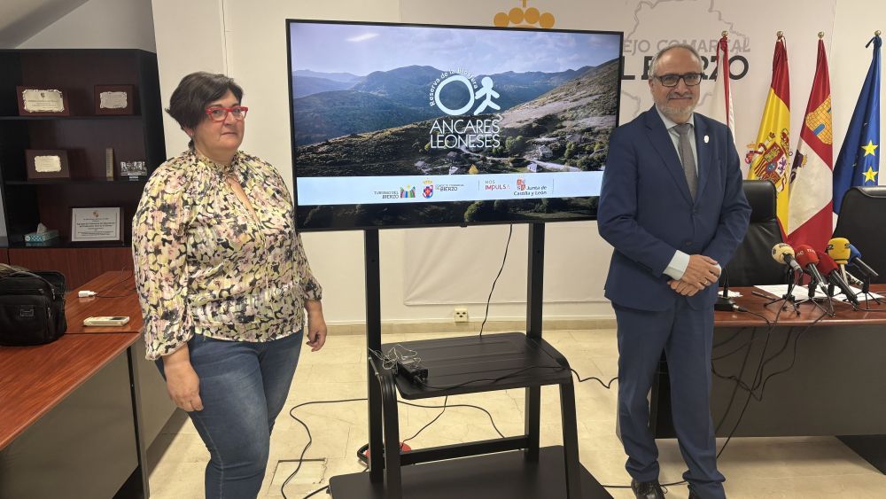 Cristina Pérez (izquierda) y Olegario Ramón (derecha) en la presentación de la campaña. | JAVIER FERNÁNDEZ