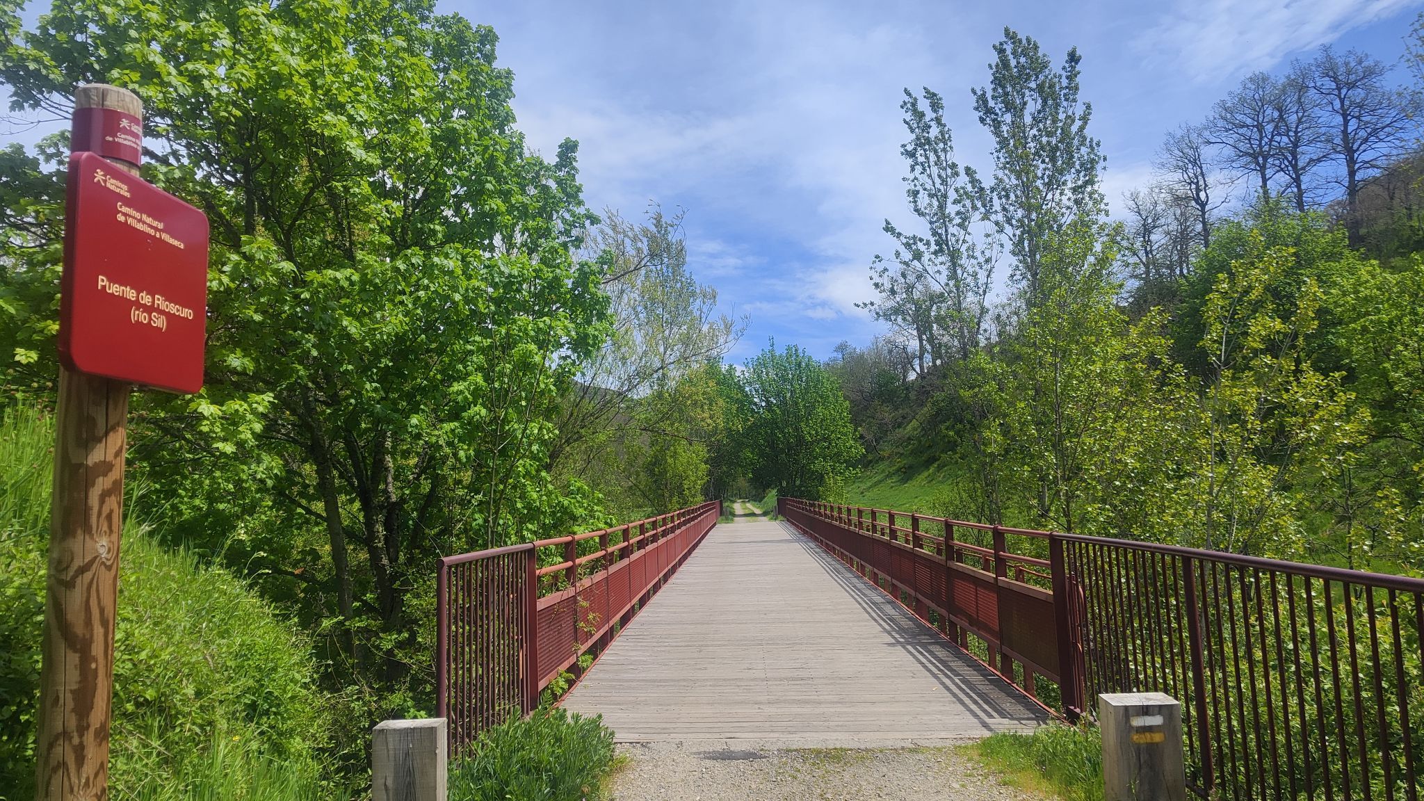 En la fotografía , vista del Camino Natural del municipio de Villablino.| TURISMO LACIANA