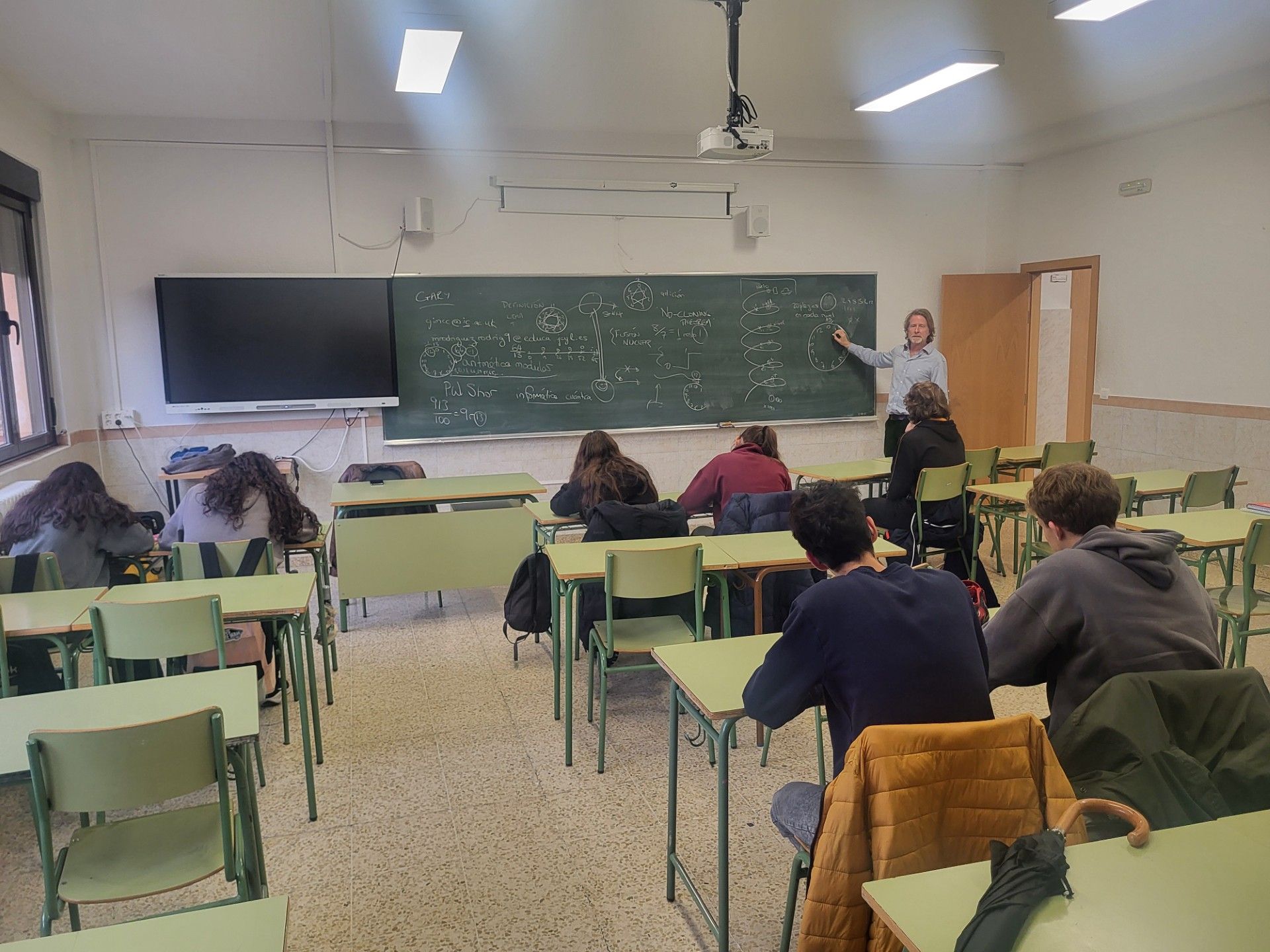 Primera clase impartida por Gary McConnell en el Legio VII. | L.N.C.