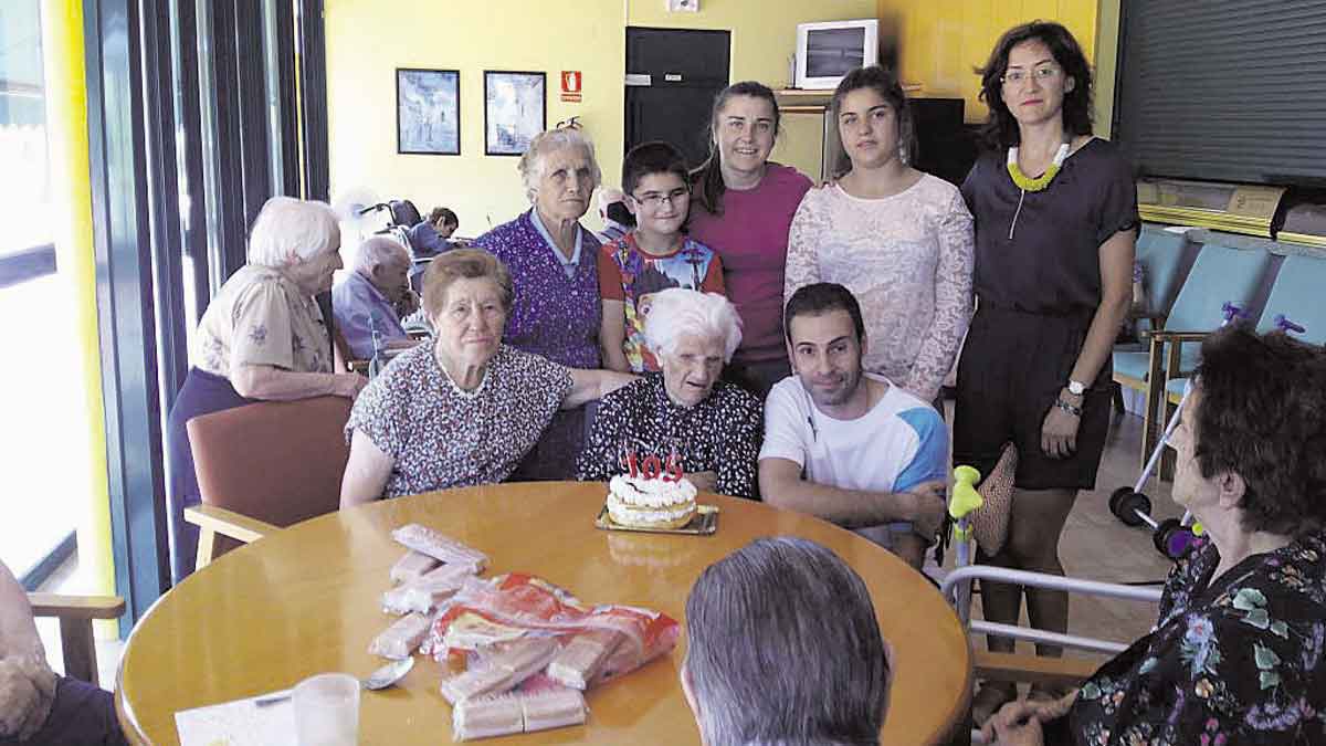 La centenaria celebró su 105 cumpleaños con la gente más allegada. | L.N.C.