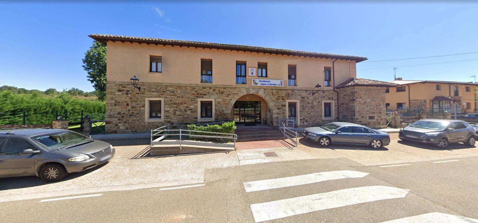 Vista exterior de la residencia de Santa Colomba de Somoza. | GOOGLE MAPS
