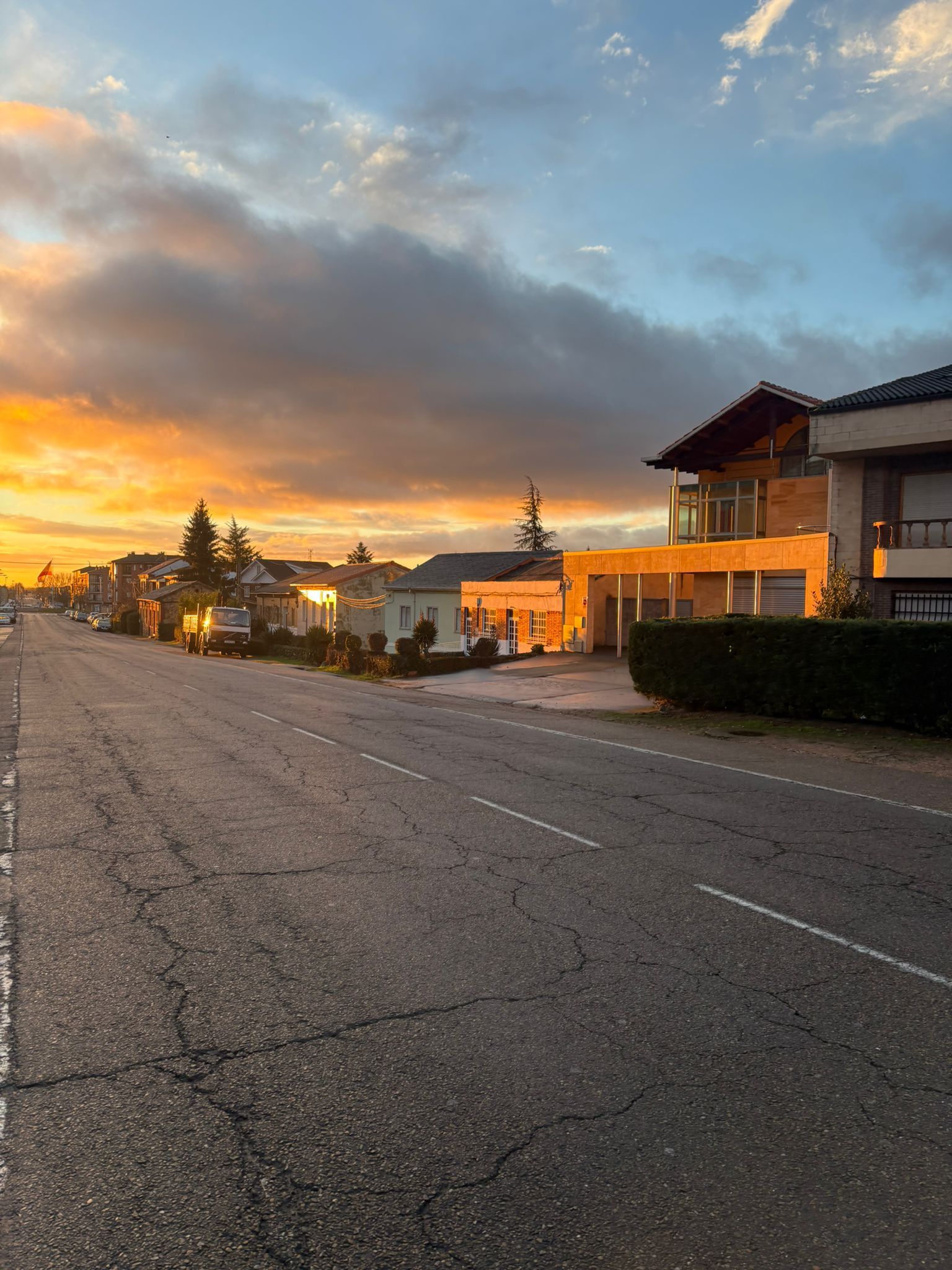 Vista del estado que presenta la travesía N-VI a su paso por el casco urbano de Astorga. | L.N.C.