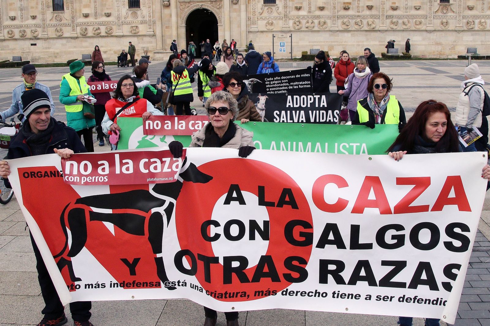 manifestacion perros caza (1) manifestacion perros caza (1)