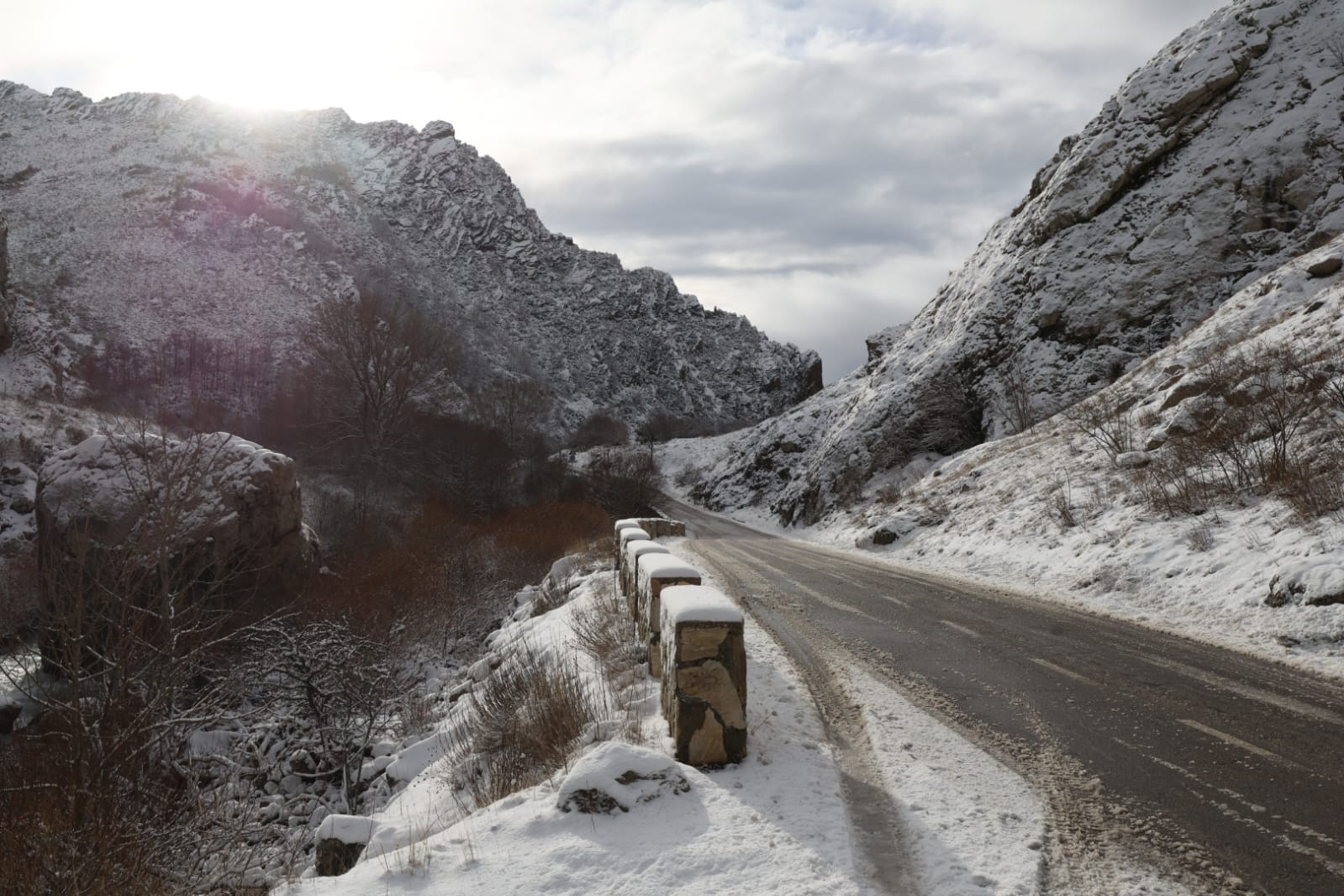 'Ingrid' tiñe de blanco buena parte de la provincia de León. | FERNANDO OTERO 'Ingrid' tiñe de blanco buena parte de la provincia de León. | FERNANDO OTERO