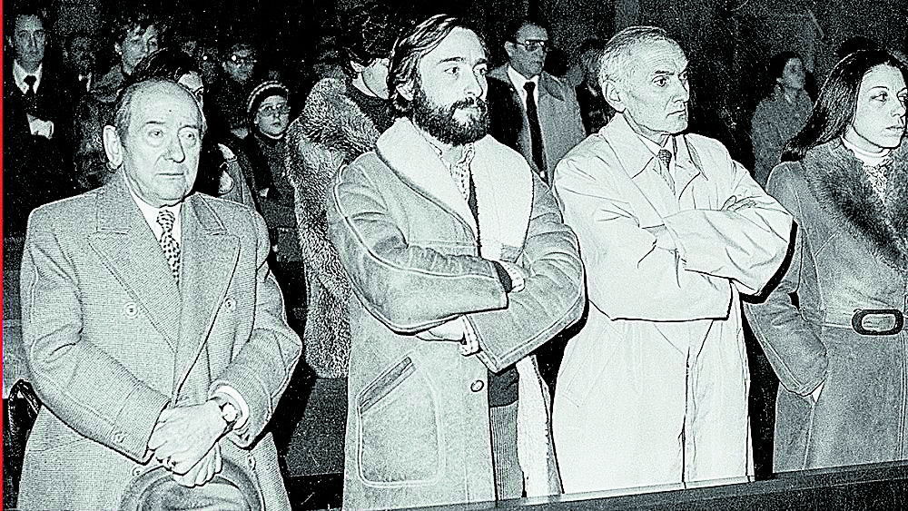 4 históricos de la prensa leonesa Paco Pérez Herrero, Ángel María Fidalgo, Joaquín Nieves y Maite Bayona en una de las fiestas del patrón. | FERNANDO RUBIO