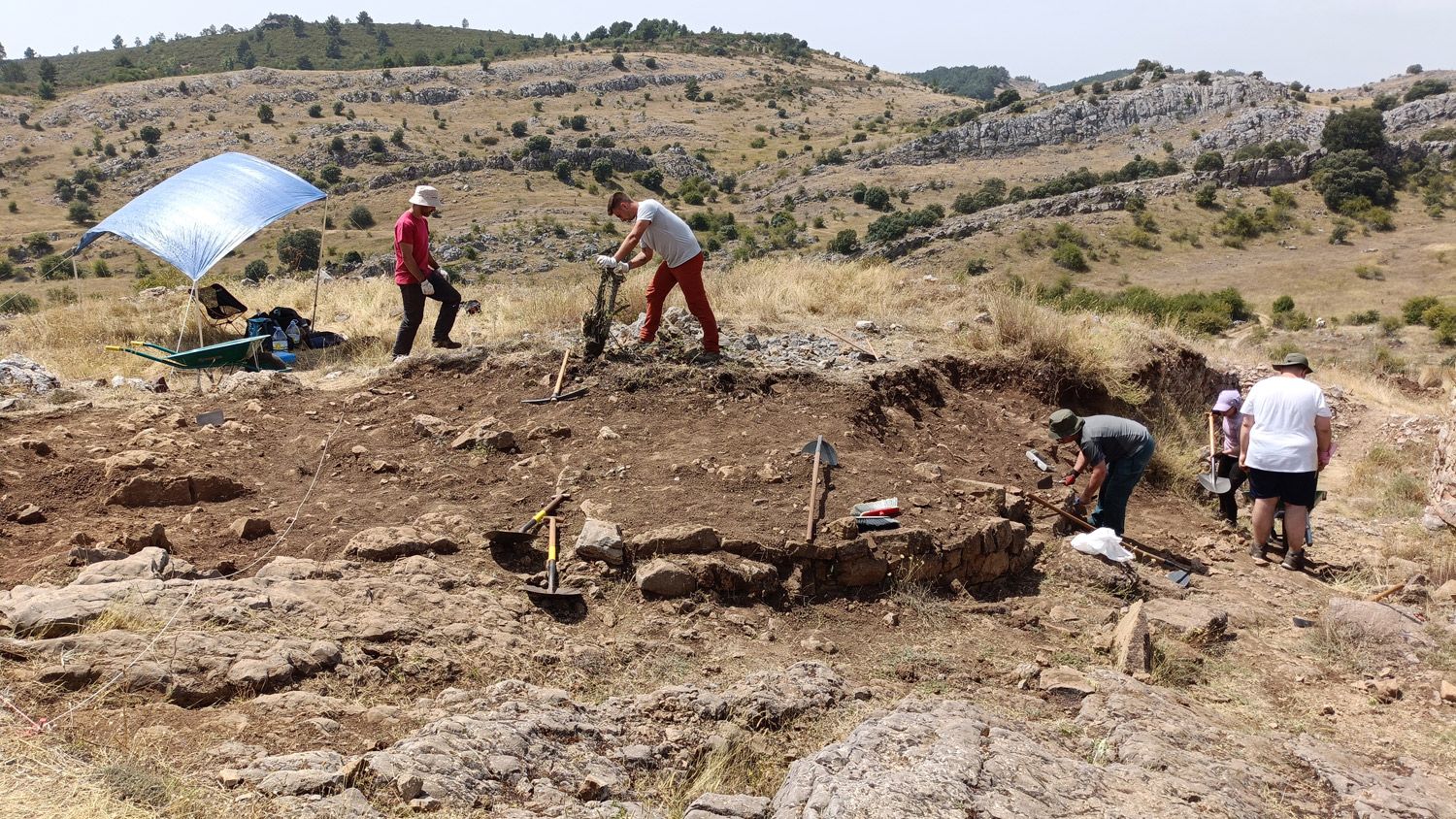 Excavaciones en el yacimiento de La Peña del Castro de La Ercina. | L.N.C.