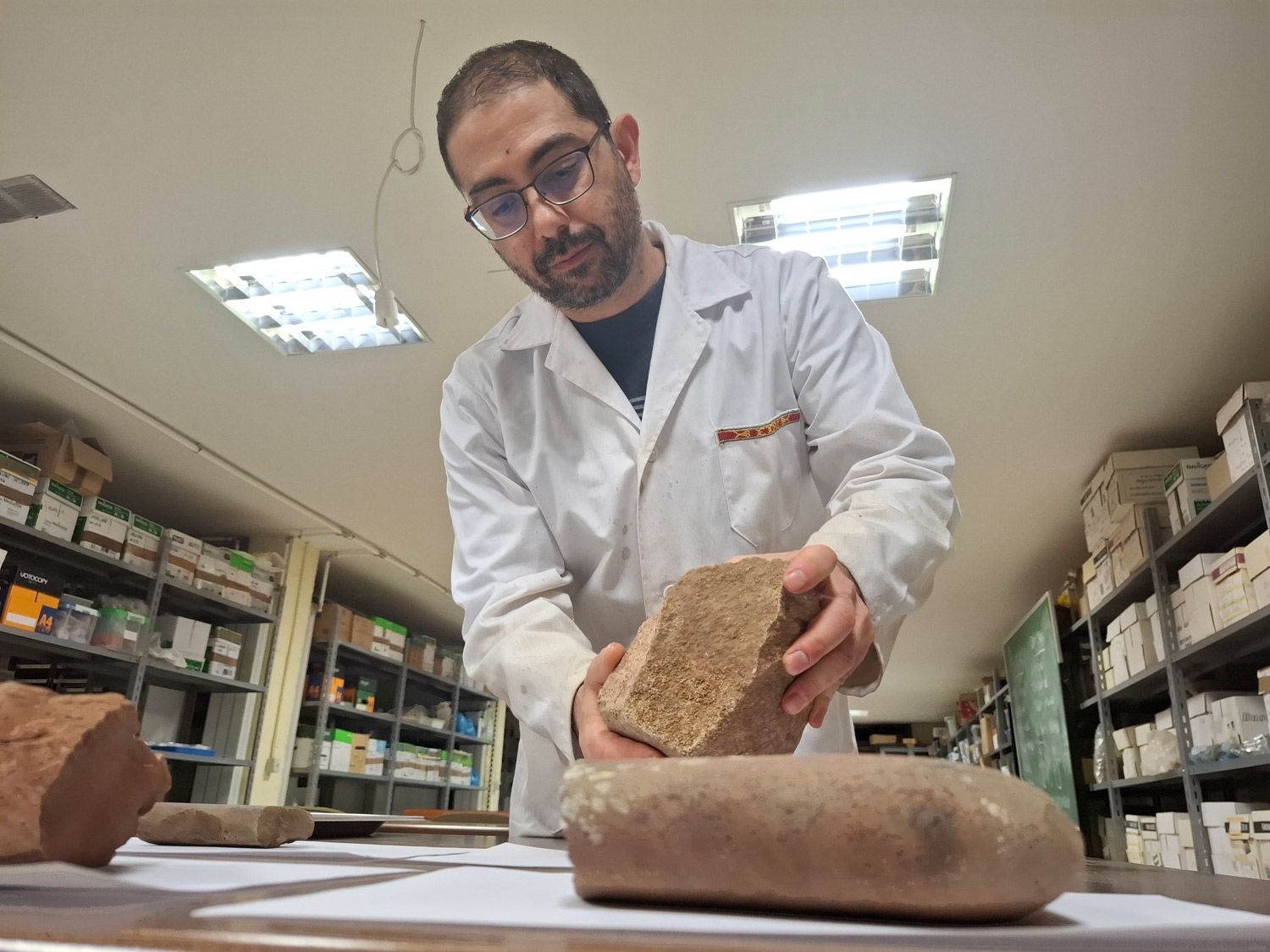 y profesor del Departamento de Historia de la Universidad de León, Eduardo González Gómez de Agüero. | L.N.C.