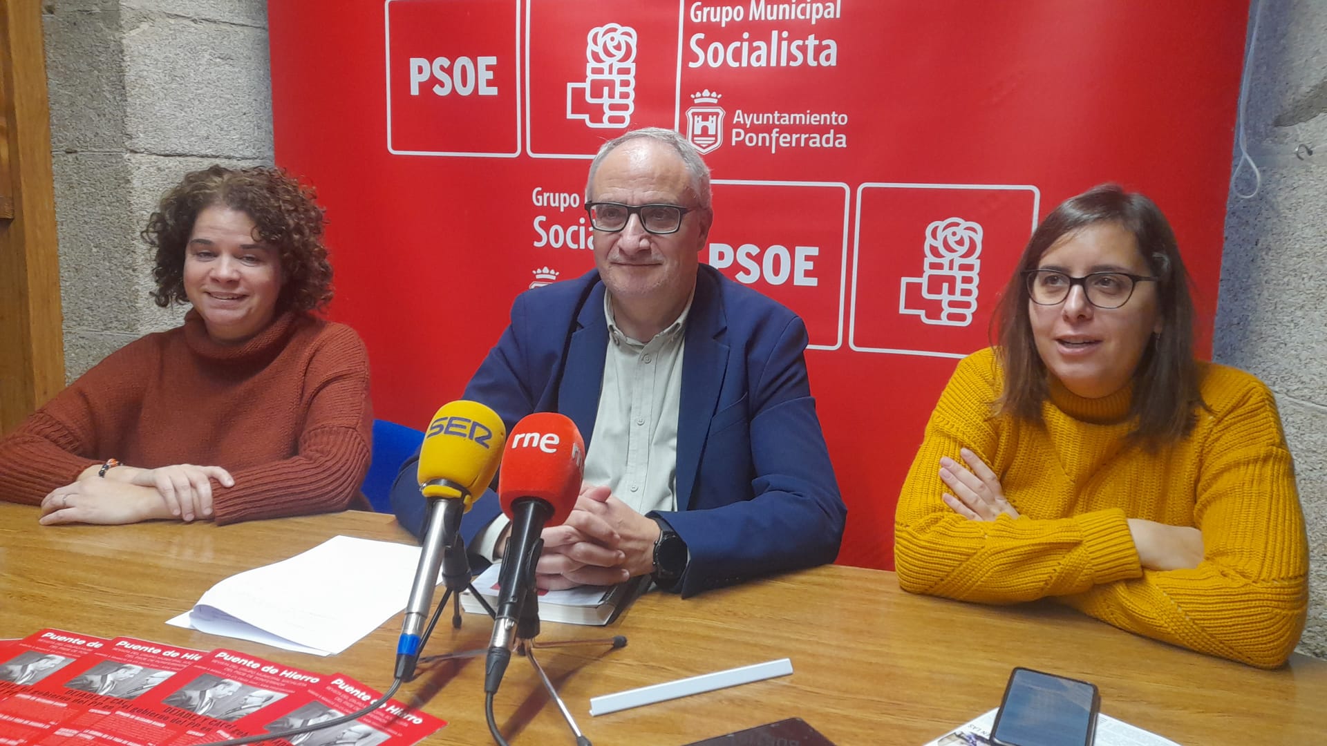 Olegario Ramón y las concejalas Judit lama y Silvia Blanco en rueda de prensa. | MAR IGLESIAS