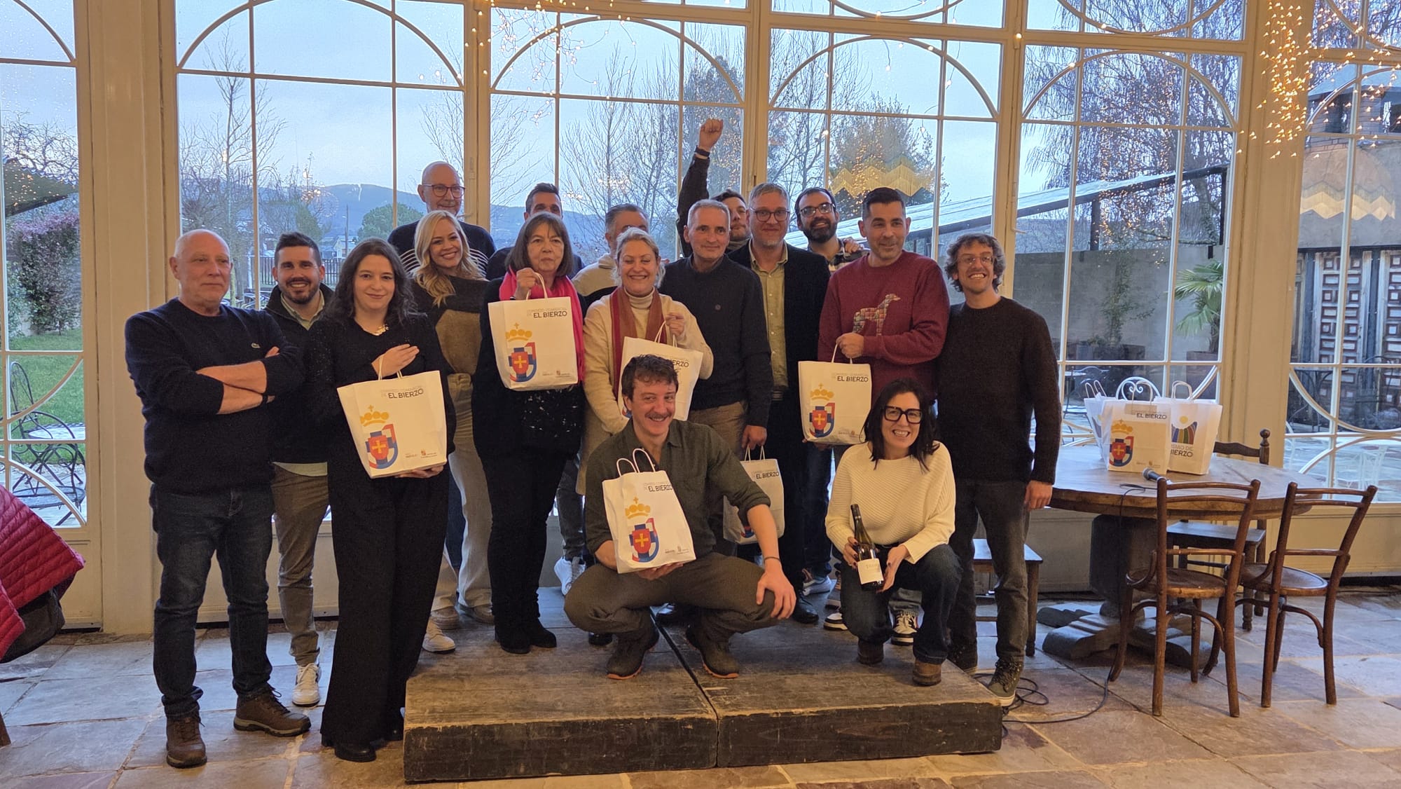 Foto de familia de la entrega de premios de la Ciberbotillada. 