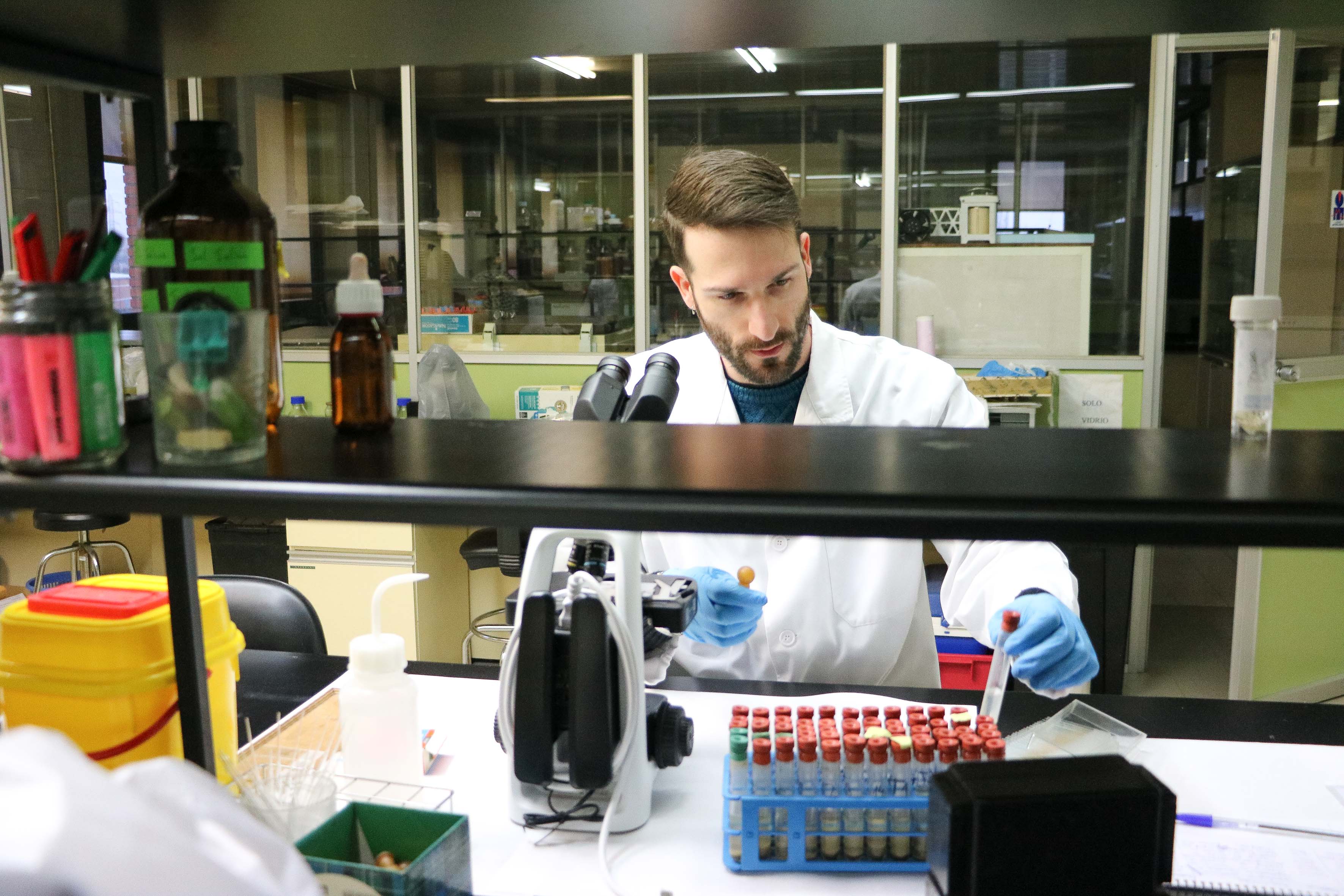 Raúl Pérez Caballero, investigador de la Facultad de Veterinaria de la Universidad de León. | L.N.C.