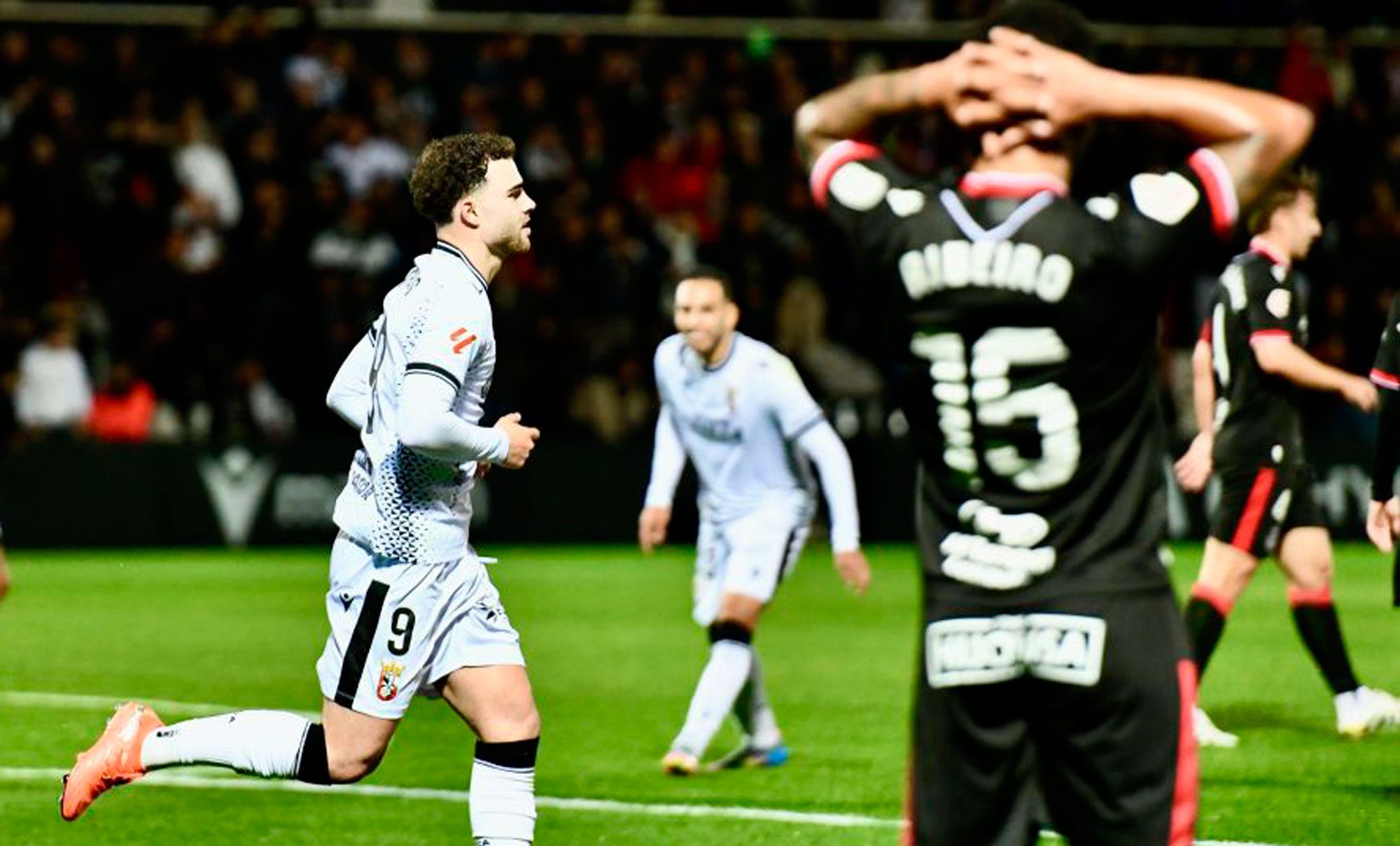 Lucas Ribeiro, con las manos a la cabeza tras marcarle el Ceuta a la Cultural. | LALIGA